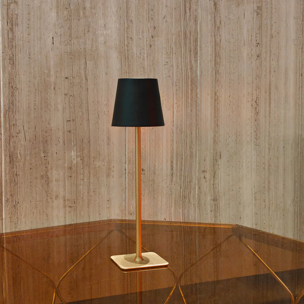 Dimmbare hohe Tischlampe