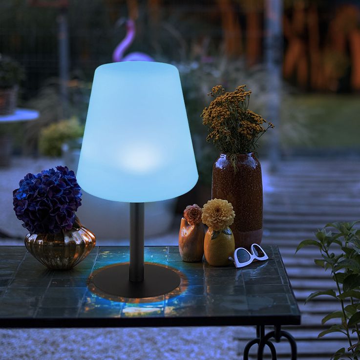 Minimalistische moderne Tischlampe