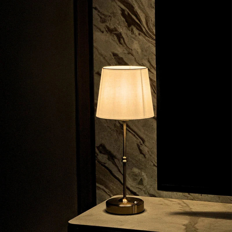 GoldenEase™ Tischlampe
