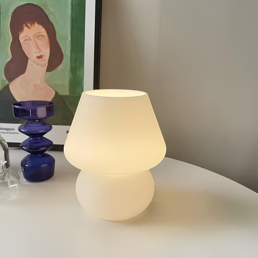 Verra™ Lampe aus mundgeblasenem Glas