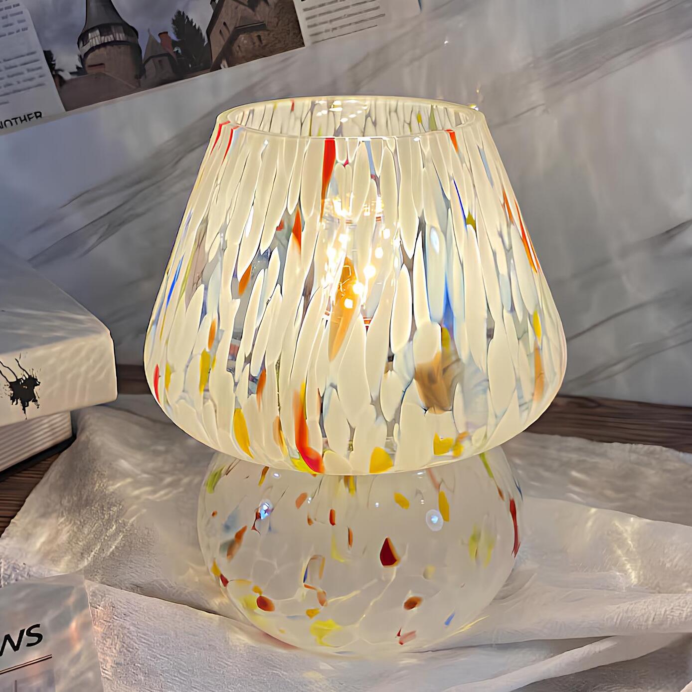 Verra™ Lampe aus mundgeblasenem Glas