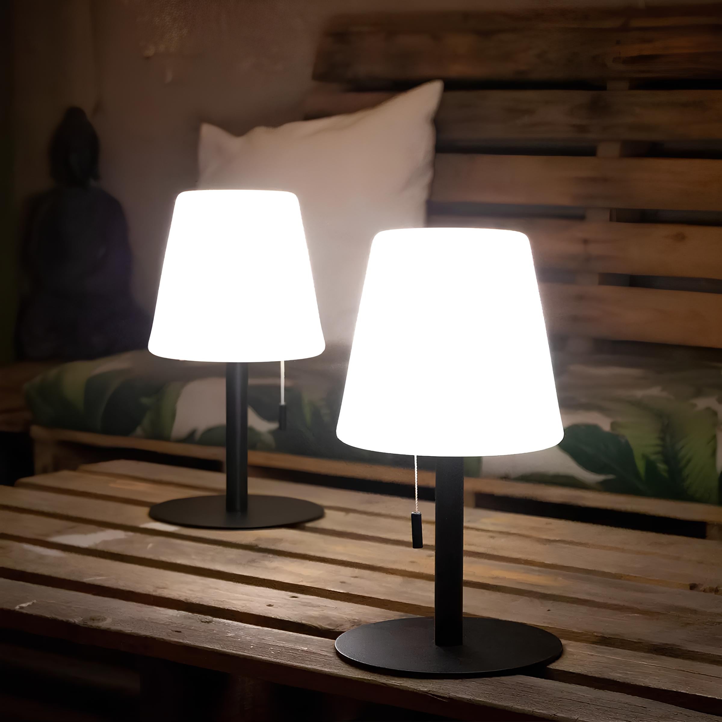 Minimalistische moderne Tischlampe