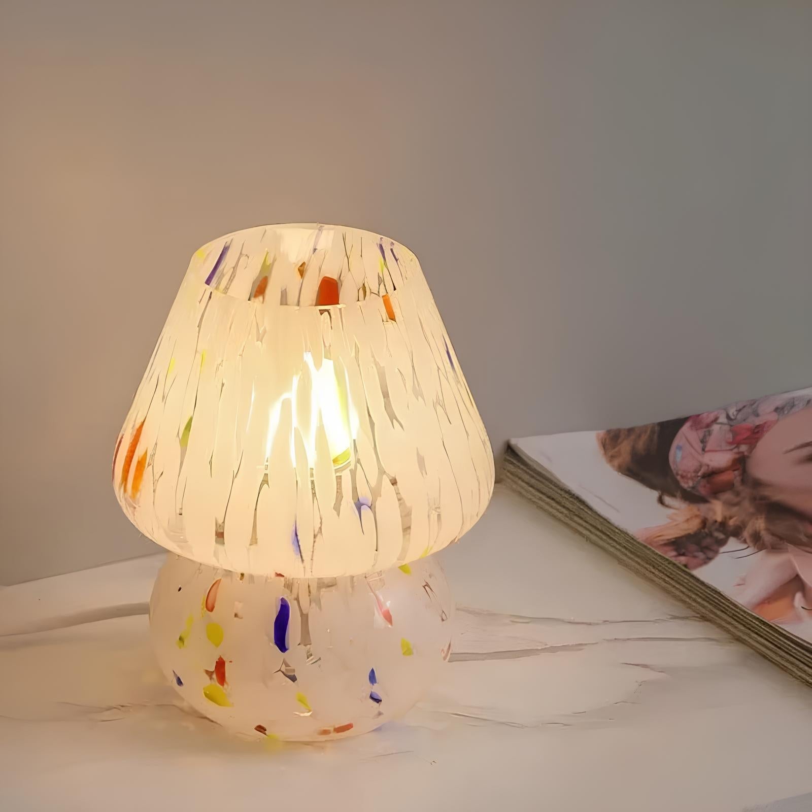Verra™ Lampe aus mundgeblasenem Glas