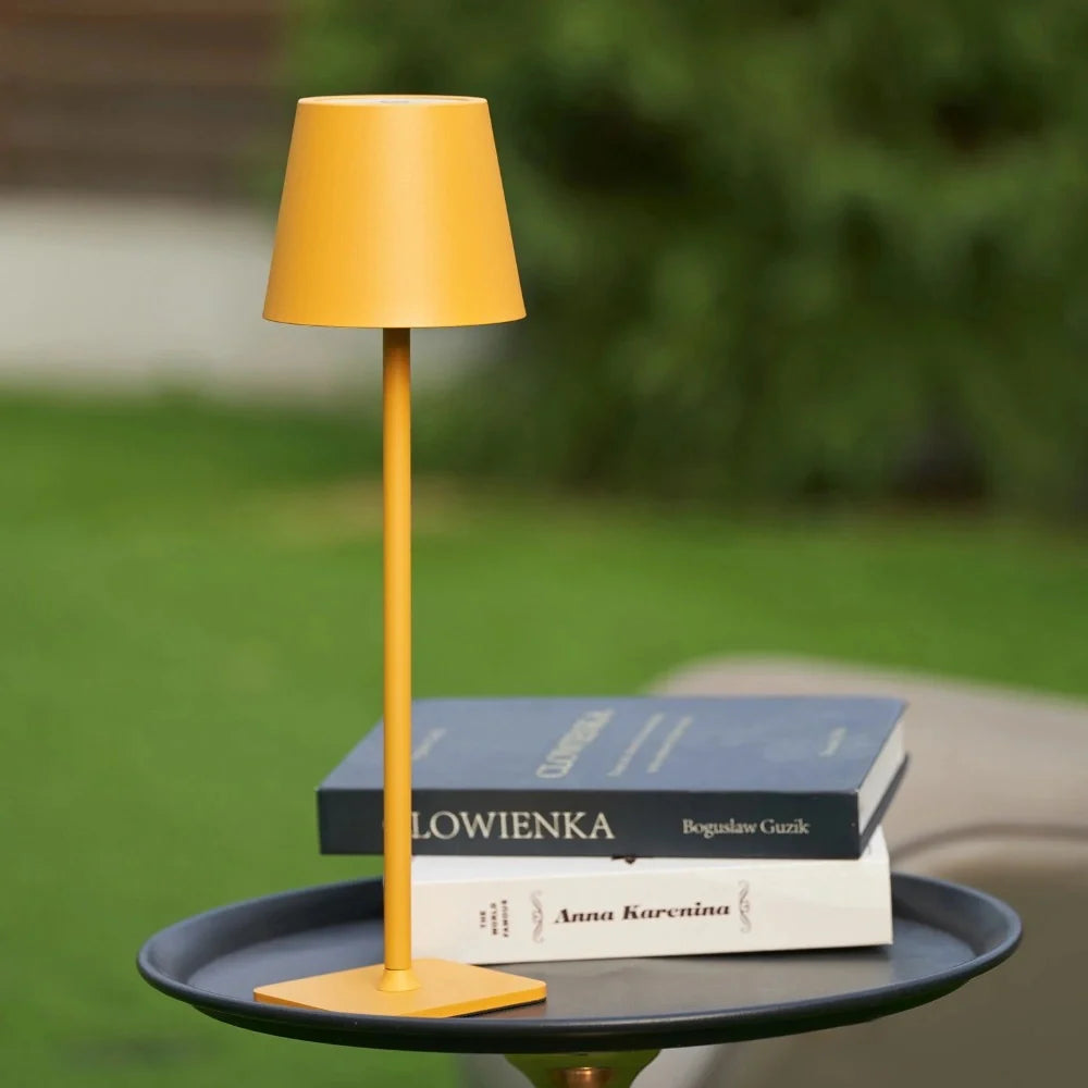 Dimmbare hohe Tischlampe