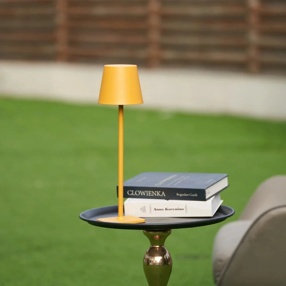 Dimmbare hohe Tischlampe