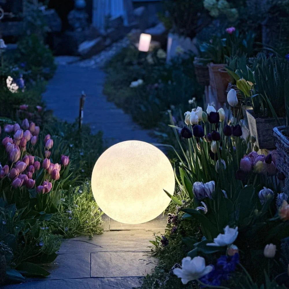 Selene™ Mondgartenlicht
