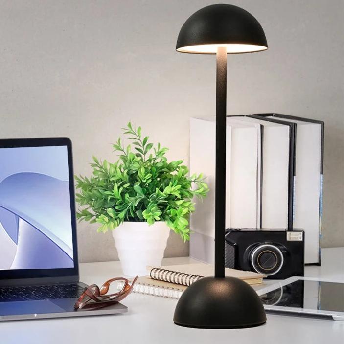 Nordische minimalistische Tischlampe