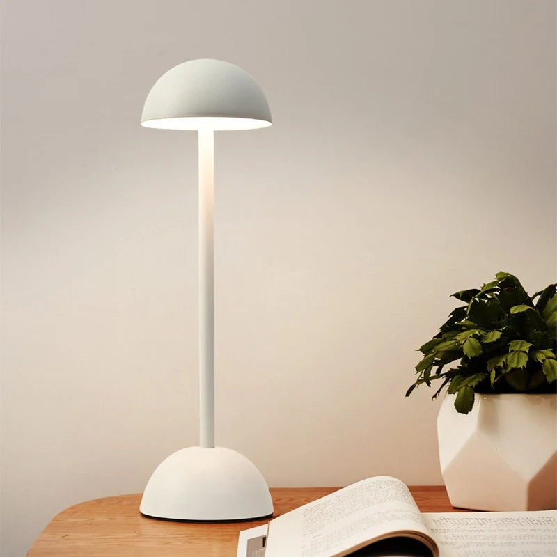 Nordische minimalistische Tischlampe