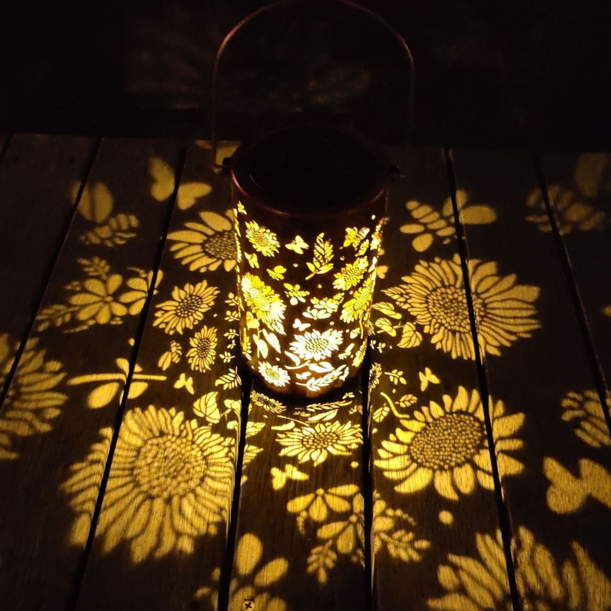 Laterne mit Solarmuster