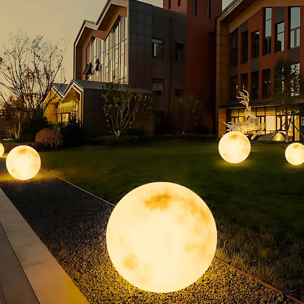 Selene™ Mondgartenlicht
