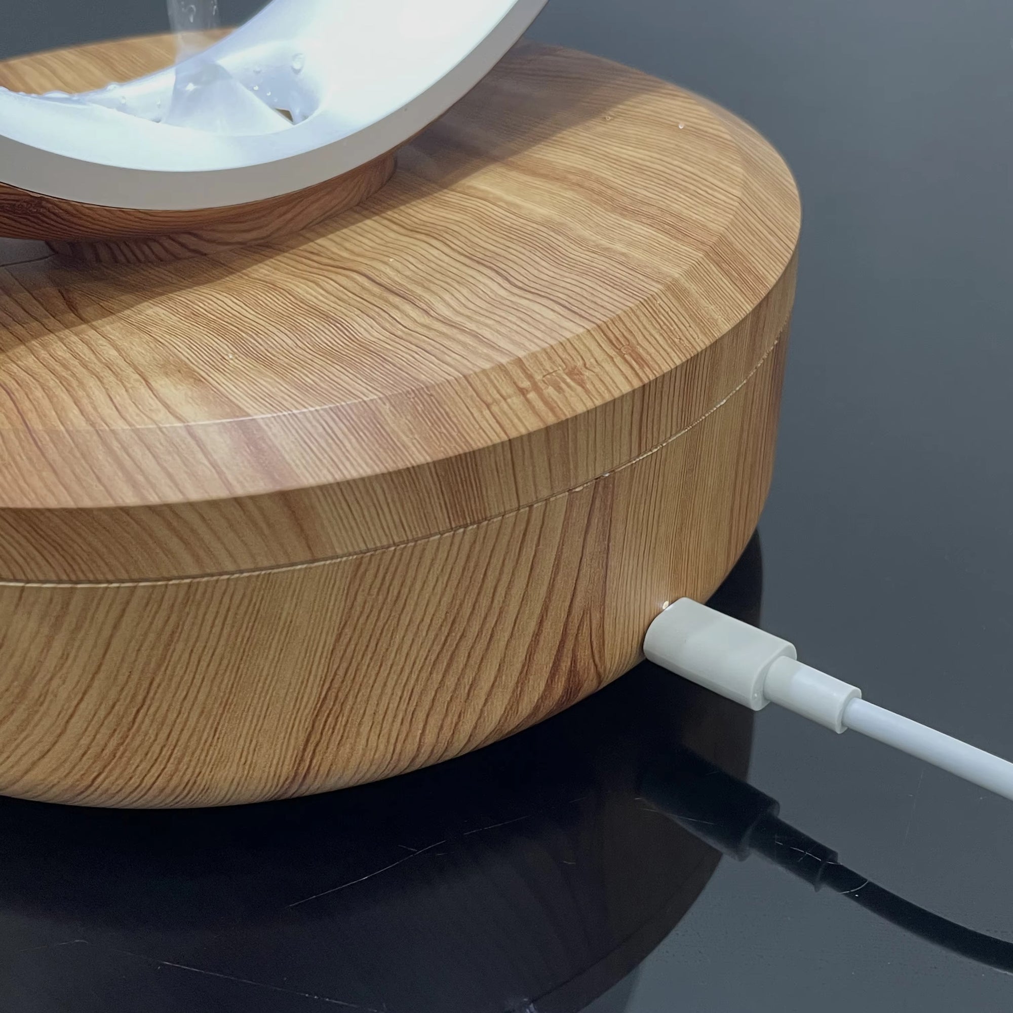 Lampe à eau en lévitation de gravité