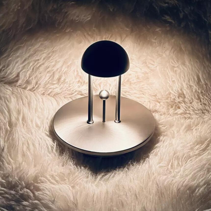 Zeitlose Balance-Tischlampe