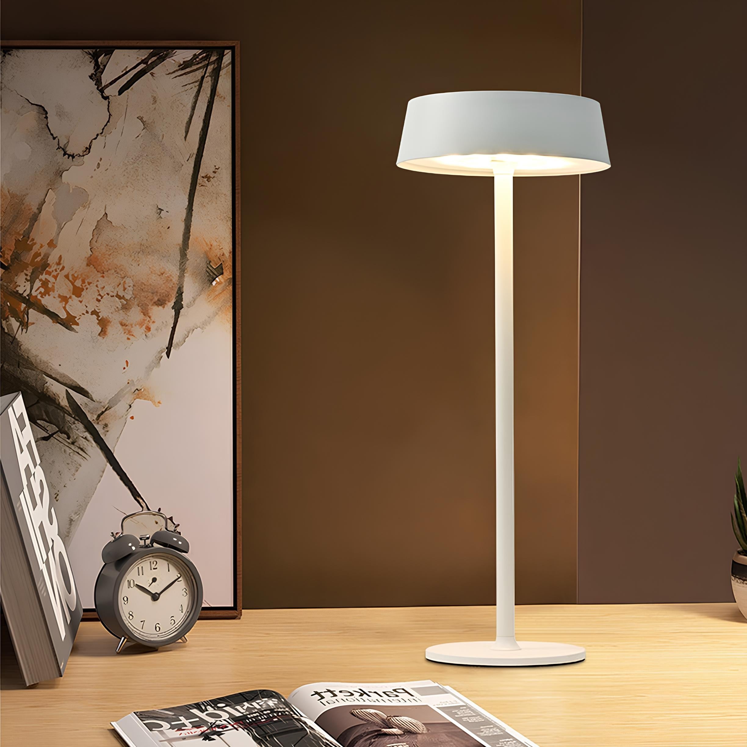 Schlanke moderne Tischlampe